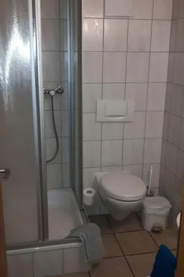 Ein Badezimmer in der Unterkunft Apartment Konkordia 2 EG Süd-Ost by Interhome
