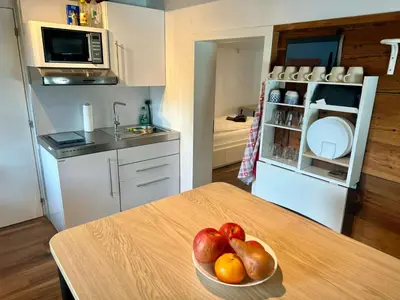 Küche/Küchenzeile in der Unterkunft Chalet Studio Apartment with Aircon