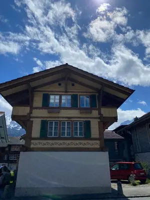 Das Gebäude in dem sich die Ferienwohnung befindet