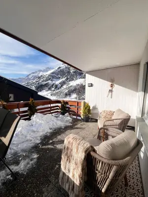 Ein allgemeiner Bergblick oder ein Berglick von der Ferienwohnung aus