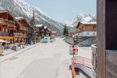 Ein allgemeiner Bergblick oder ein Berglick von der Ferienwohnung aus