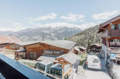 Ein allgemeiner Bergblick oder ein Berglick von der Ferienwohnung aus