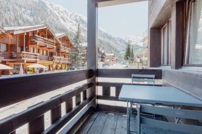 Ein allgemeiner Bergblick oder ein Berglick von der Ferienwohnung aus