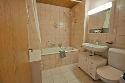 Ein Badezimmer in der Unterkunft Haus Bodmen B, Apartment Stellisee