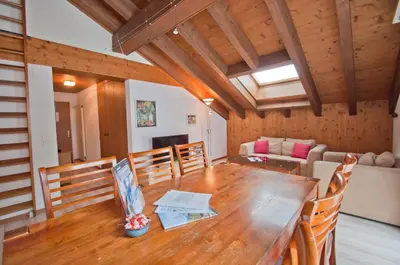 Ein Sitzbereich in der Unterkunft Haus Bodmen B, Apartment Stellisee