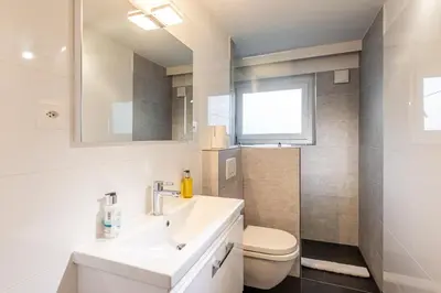 Ein Badezimmer in der Unterkunft Haus Granit, 2 rooms, ground floor