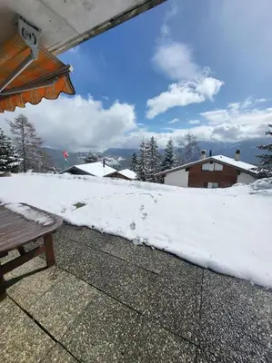 Ein allgemeiner Bergblick oder ein Berglick von der Ferienwohnung aus