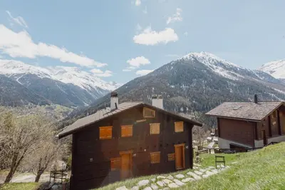 Ein allgemeiner Bergblick oder ein Berglick von der Ferienwohnung aus
