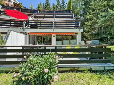 Ein Garten an der Unterkunft Snowstar-Next to ski lift and golf-Crans Montana