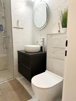 Ein Badezimmer in der Unterkunft Studio magnifique avec terrasse spacieuse et jardin Loèche-les-Bains Vacances