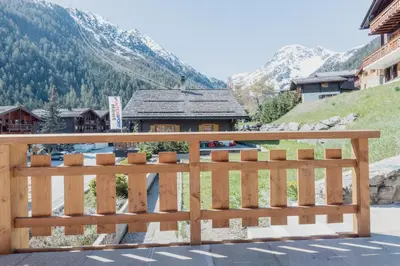 Ein allgemeiner Bergblick oder ein Berglick von der Ferienwohnung aus