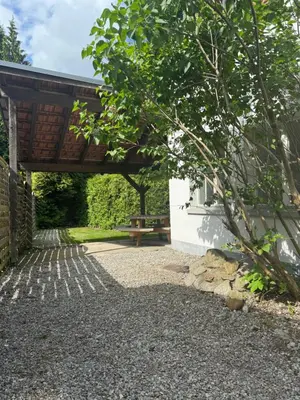 Ein Garten an der Unterkunft Garden House