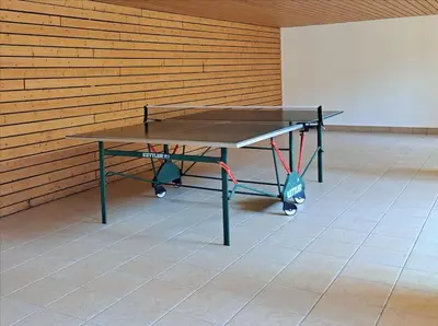 Tischtennis in der Unterkunft Ace Location with Pool & Sauna oder in der Nähe