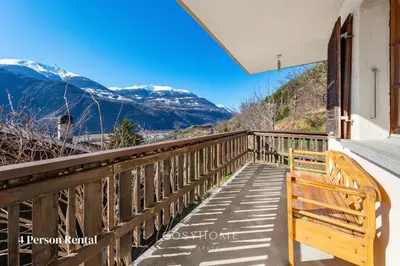 Ein allgemeiner Bergblick oder ein Berglick von der Ferienwohnung aus