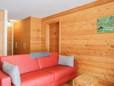 Ein Sitzbereich in der Unterkunft Apartment Rosablanche E003A by Interhome