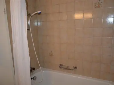 Ein Badezimmer in der Unterkunft Apartment Hübeli - Arm by Interhome