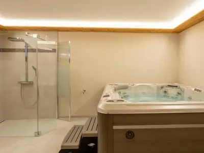Ein Badezimmer in der Unterkunft Apartment Haus Alpenrose by Interhome