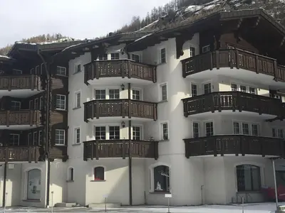 Das Gebäude in dem sich die Ferienwohnung befindet
