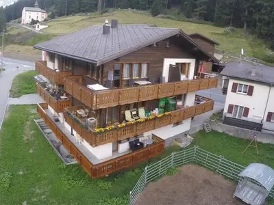 Das Gebäude in dem sich die Ferienwohnung befindet
