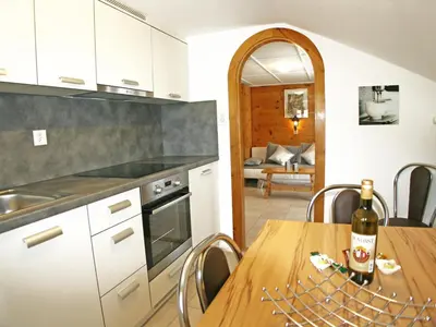 Küche/Küchenzeile in der Unterkunft Apartment Bergfink Dachgeschoss-3 by Interhome