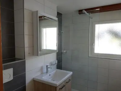Ein Badezimmer in der Unterkunft Apartment Floralpina by Interhome