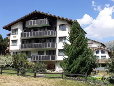 Das Gebäude in dem sich die Ferienwohnung befindet