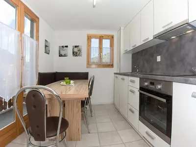 Küche/Küchenzeile in der Unterkunft Apartment Bergfink Obergeschoss-4 by Interhome