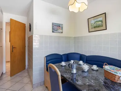 Ein Sitzbereich in der Unterkunft Apartment Vermala Soleil B 13 by Interhome