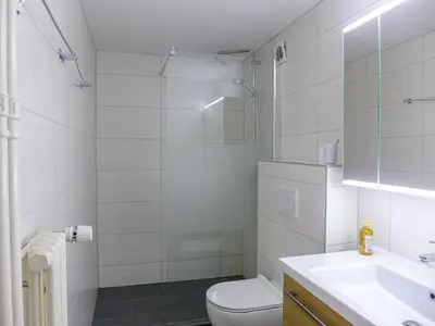 Ein Badezimmer in der Unterkunft Apartment Mischabels 5 by Interhome