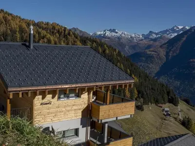 Ein allgemeiner Bergblick oder ein Berglick von der Ferienwohnung aus