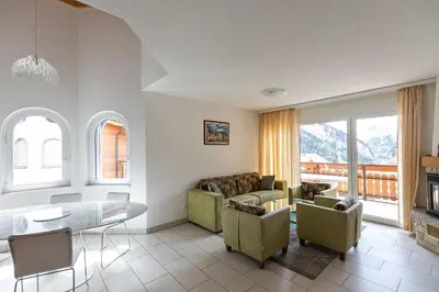 Ein Sitzbereich in der Unterkunft Residenz Ambassador Leukerbad
