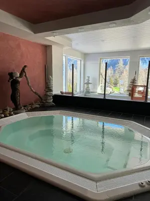 Der Swimmingpool an oder in der Nähe von Castle Studio mit Wellness