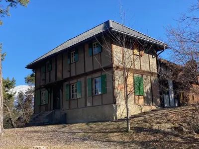 Das Gebäude in dem sich das Chalet befindet