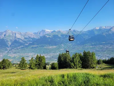 Ein allgemeiner Bergblick oder ein Berglick von der Ferienwohnung aus