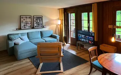 Ein Sitzbereich in der Unterkunft Chalet Oasis - Your Alpine Hideaway