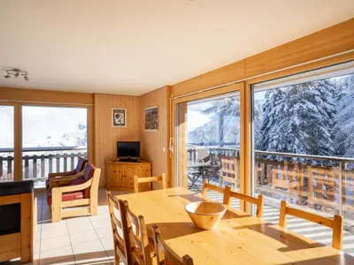 Apartment Les Cîmes 4 by Interhome im Winter
