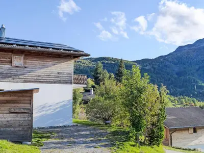 Ein allgemeiner Bergblick oder ein Berglick von der Ferienwohnung aus