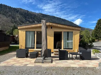 Ein allgemeiner Bergblick oder ein Berglick von des Ferienhauses aus
