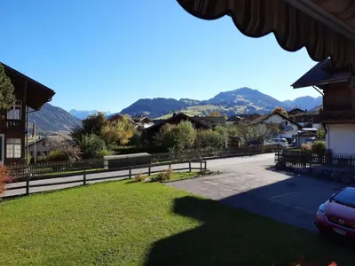 Ein allgemeiner Bergblick oder ein Berglick von der Ferienwohnung aus