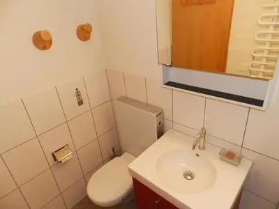Ein Badezimmer in der Unterkunft Apartment Fink by Interhome