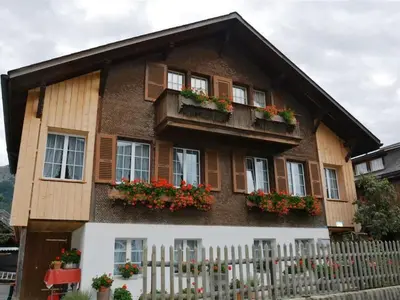 Das Gebäude in dem sich die Ferienwohnung befindet