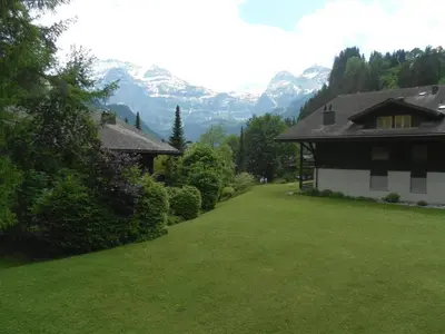 Ein allgemeiner Bergblick oder ein Berglick von der Ferienwohnung aus