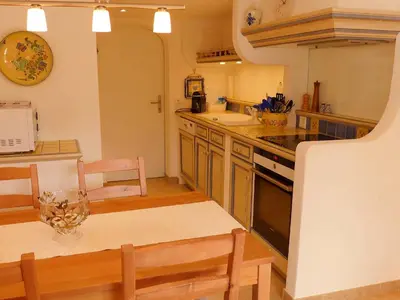 Küche/Küchenzeile in der Unterkunft Apartment Chalet Jrene by Interhome