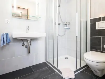 Ein Badezimmer in der Unterkunft Apartment Amici-3 by Interhome