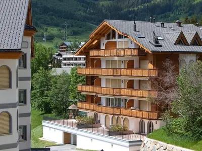 Ein allgemeiner Bergblick oder ein Berglick von der Ferienwohnung aus