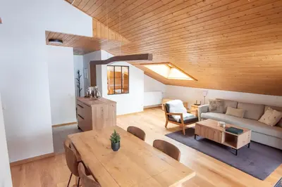 Ein Sitzbereich in der Unterkunft Appartement au centre du village à Anzère