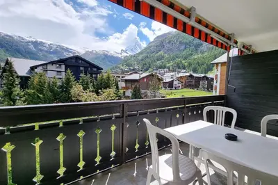 Ein allgemeiner Bergblick oder ein Berglick von der Ferienwohnung aus
