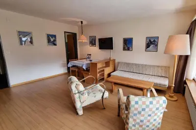 Ein Sitzbereich in der Unterkunft Haus Matten, Studio Findeln