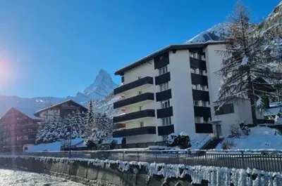 Ein allgemeiner Bergblick oder ein Berglick von der Ferienwohnung aus