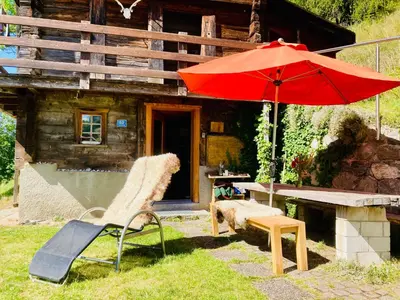 Ein Garten an der Unterkunft Chalet in Niederwald